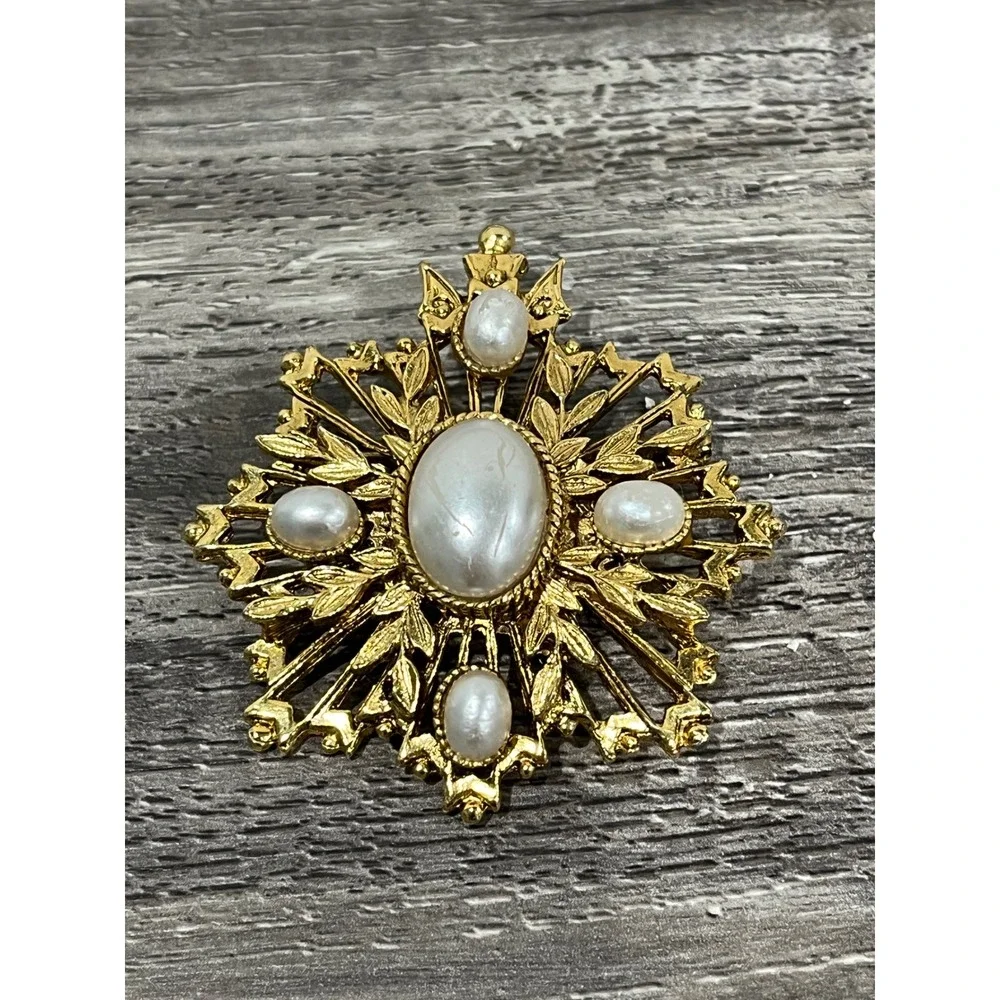 Vintage Gold Tone Faux Pearl Brooch Starburst Crest Design Mid Century
